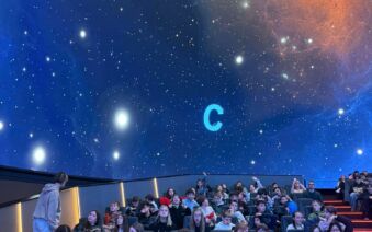 Procházka památkami, sladká zastávka a fascinující planetárium… aneb šesťáci v Praze