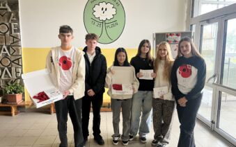 13. základní škola uctila Den válečných veteránů sbírkou na jejich podporu