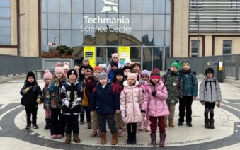 Berušky a Veverky experimentovaly s barvičkami