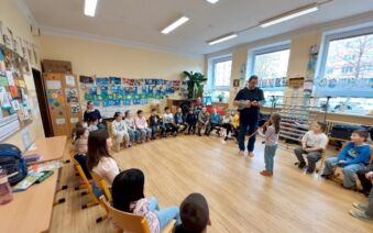 Muzikoterapie pro prvňáčky: cesta kolem světa pomocí zvuků