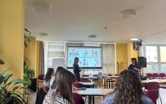 Školní parlament na přednášce o dobrovolnictví