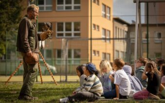 Sokolnická ukázka ve školní družině