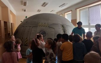 Mobilní planetárium ve školní družině